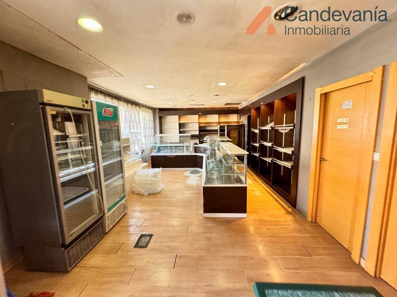 Foto dfbc2f88-b405-44c5-a4ea-fca35ecb66a7. Location local commercial dans San Mateo de Gállego