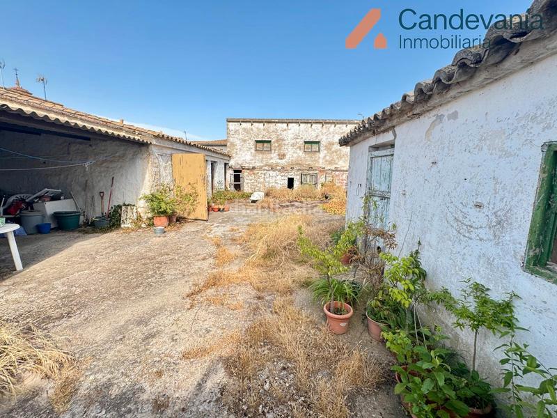 Foto ccff7578-ac17-480b-a62d-07dd8fcc0a40. Masía en Gurrea de Gállego