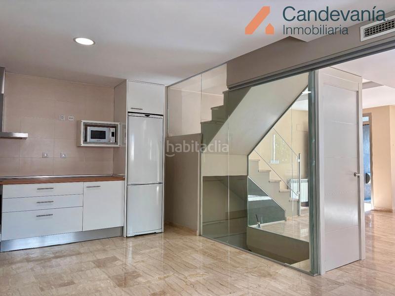 Foto 403df9a0-f96a-448e-bd0f-9193e8f391f7. Casa adosada en Zuera