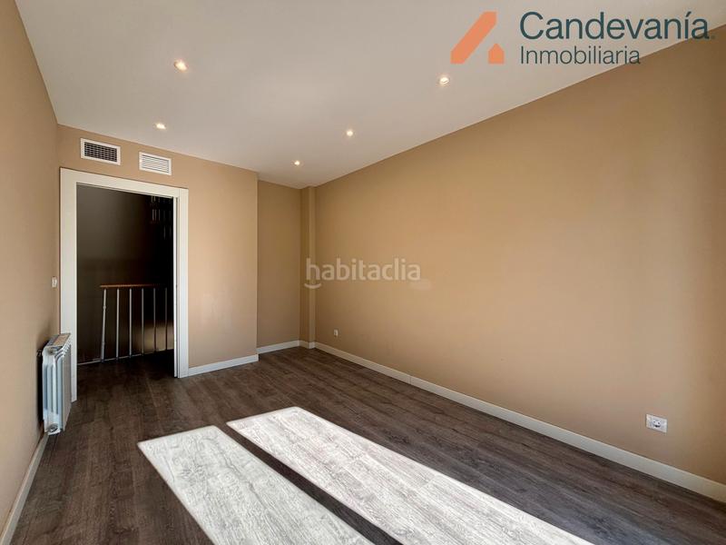 Foto bd6c43f2-f564-45ef-87a7-e1a1b68e12c7. Casa adosada en Zuera