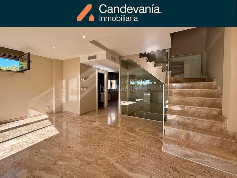 Foto d8b0402c-270f-45ee-946f-12d47153ddfc. Casa adosada en Zuera