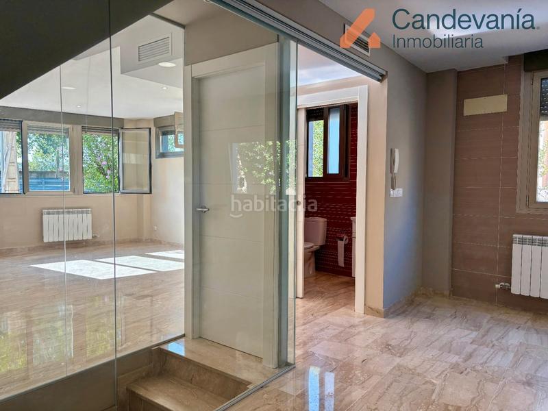 Foto f091b74b-5c0c-465f-8b6b-2aebeacc2998. Casa adosada en Zuera