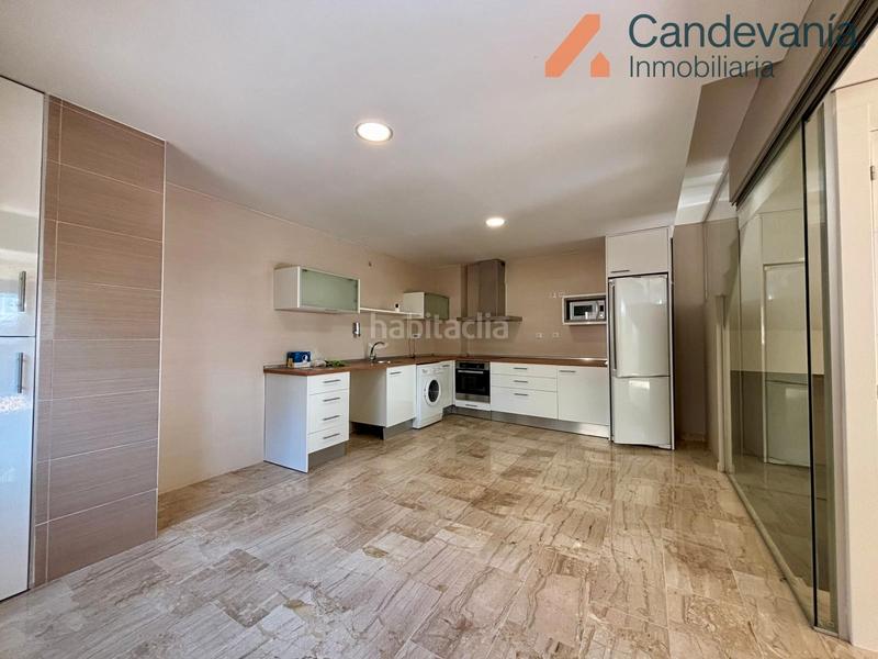 Foto d1ff34df-e44e-4ddb-aeb4-b7e1325f6c14. Reihenhaus mit heizung in Zuera