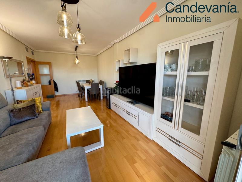 Foto 62d8b208-04f3-450b-a9ba-9ca2144622e2. Pis amb calefacció piscina a Miralbueno Zaragoza