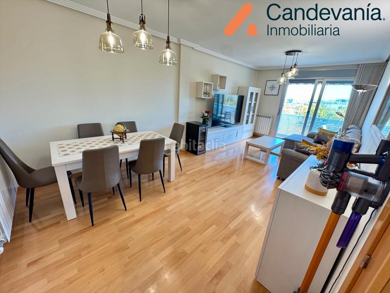 Foto b3caf8a6-db18-41ef-8bd3-e4402b002497. Pis amb calefacció piscina a Miralbueno Zaragoza