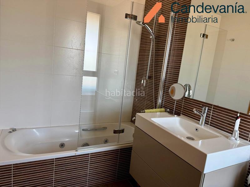 Foto c6f16201-eea2-4f9a-8102-127bcce65a32. Pis amb calefacció piscina a Miralbueno Zaragoza