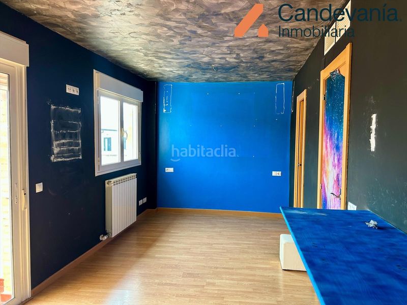 Foto 61a7a6d2-a0eb-4f5b-bbf9-0f995a53da81. Casa adossada amb calefacció aparcament a Zuera
