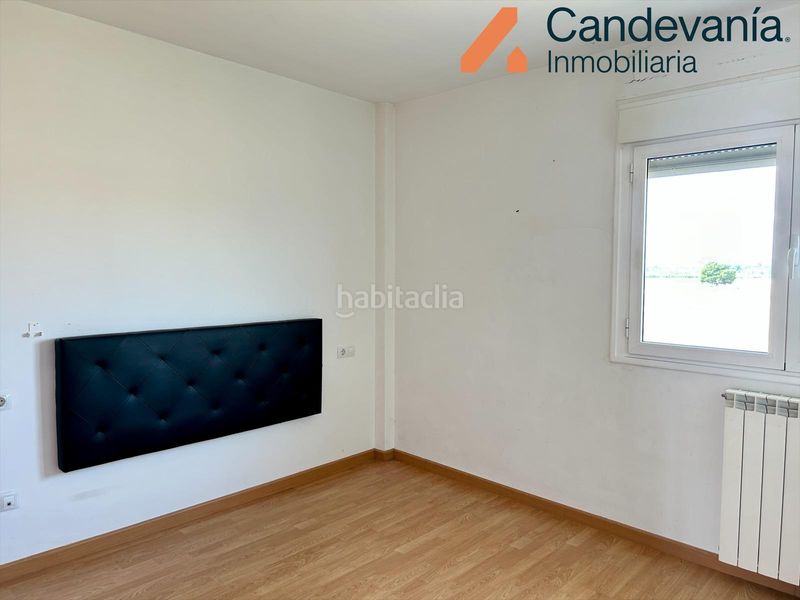 Foto f5252f29-690c-4deb-8c87-b66b1840a57a. Casa adossada amb calefacció aparcament a Zuera