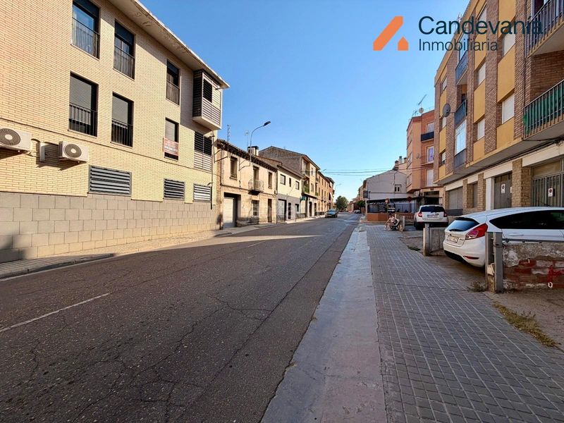 Foto d8029278-0d16-4b53-8dcd-89802449efa9. Pis amb calefacció aparcament a Zuera