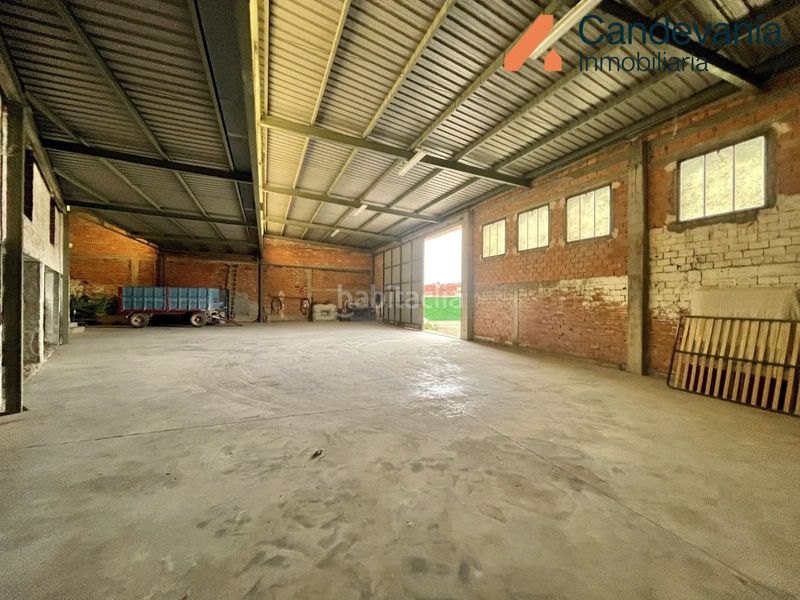 Foto 9fad8ce8-81b7-4f56-b755-507e2d7c26fe. Location bâtiment à usage industriel dans Zuera