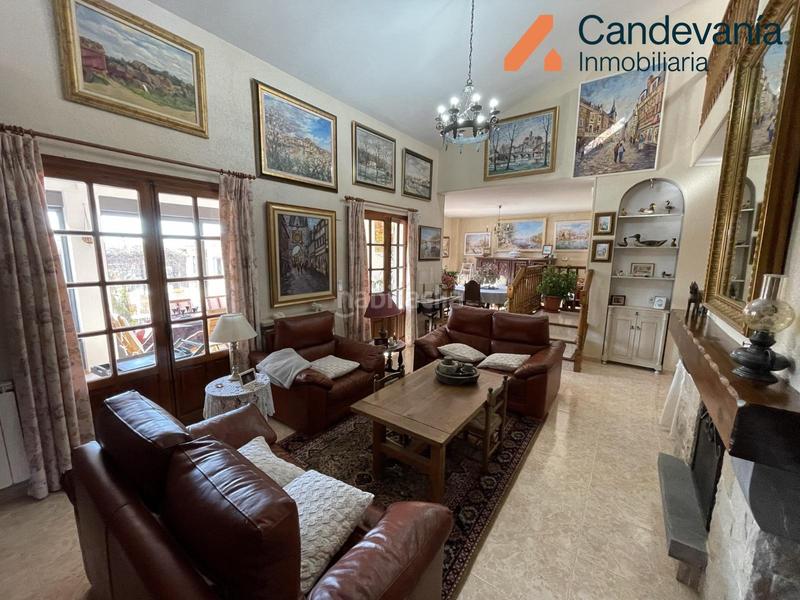 Foto 0ebeba79-9bac-438e-8635-6d1a1439130f. Chalet con riscaldamento parcheggio piscina in San Mateo de Gállego