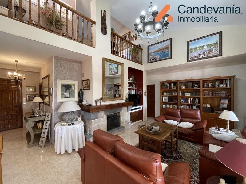 Foto 1f3bc853-c486-46b4-af7a-140927c44fc4. Chalet con riscaldamento parcheggio piscina in San Mateo de Gállego