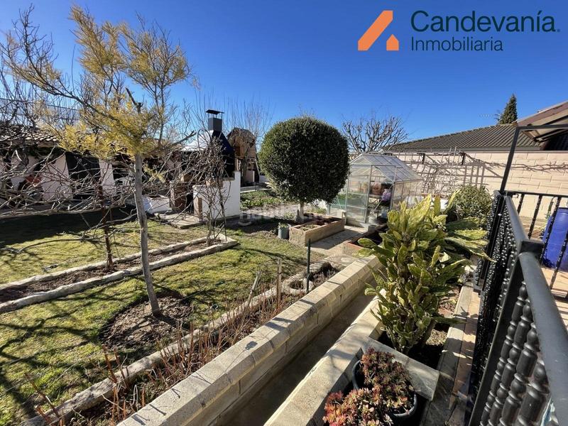 Foto 2dbf8ca3-03be-4b80-bdbb-af86aa560e57. Chalet con riscaldamento parcheggio piscina in San Mateo de Gállego