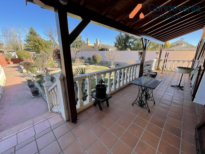 Foto 2f9995aa-6d48-432b-b7b8-607385766c76. Chalet con riscaldamento parcheggio piscina in San Mateo de Gállego