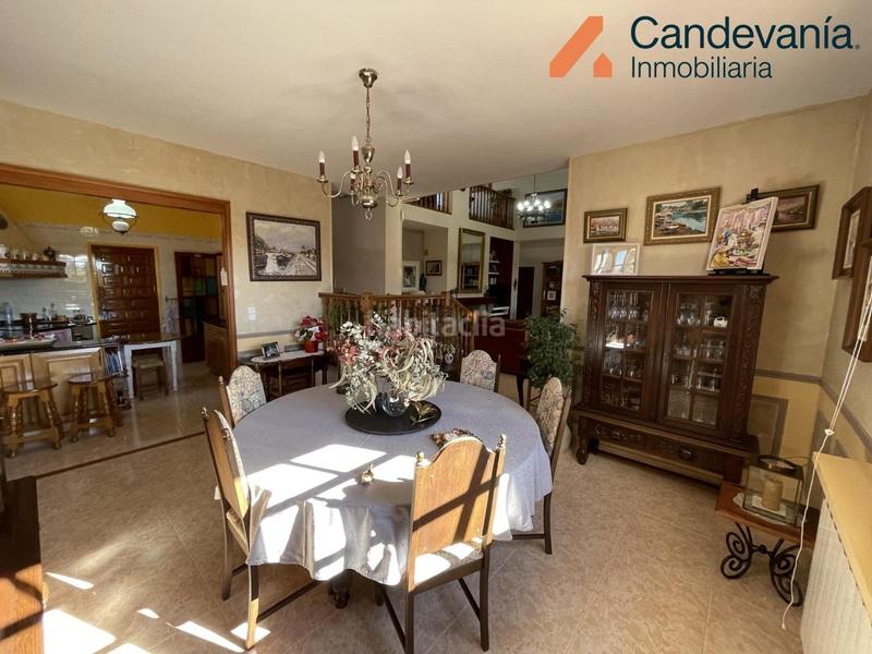 Foto 4ddd04bc-779c-4cbb-b6cf-da9c638b668b. Chalet con riscaldamento parcheggio piscina in San Mateo de Gállego