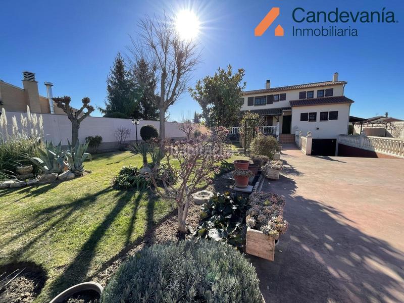 Foto 642622fa-2d4e-42a2-a93f-37f5cba42f7c. Chalet con riscaldamento parcheggio piscina in San Mateo de Gállego