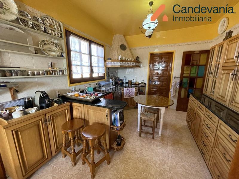 Foto 95083bf4-921a-4617-b4f7-1bab5cb2e8b1. Chalet con riscaldamento parcheggio piscina in San Mateo de Gállego