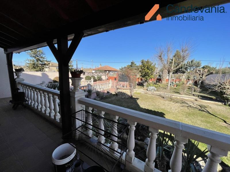 Foto 9c757e51-648c-493f-acea-1462abb1d3be. Chalet con riscaldamento parcheggio piscina in San Mateo de Gállego