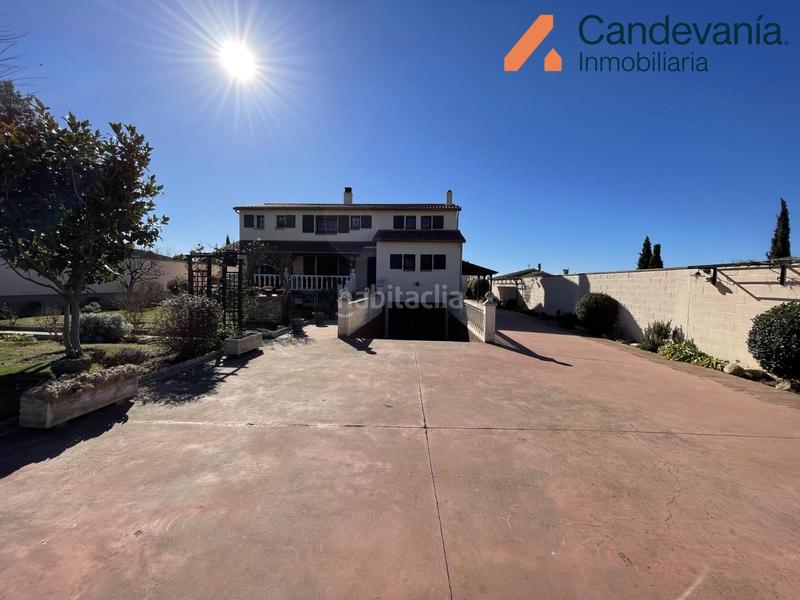 Foto ba7ed4b2-2f6b-427b-acdf-04f9b552154e. Chalet con riscaldamento parcheggio piscina in San Mateo de Gállego