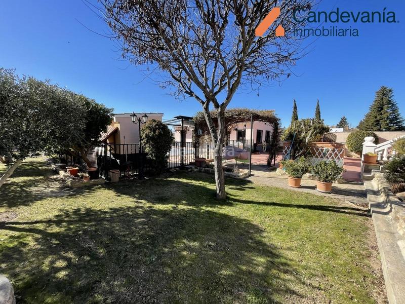 Foto d1a2da25-4a7e-4a5e-bea8-285a7f40b22b. Chalet con riscaldamento parcheggio piscina in San Mateo de Gállego