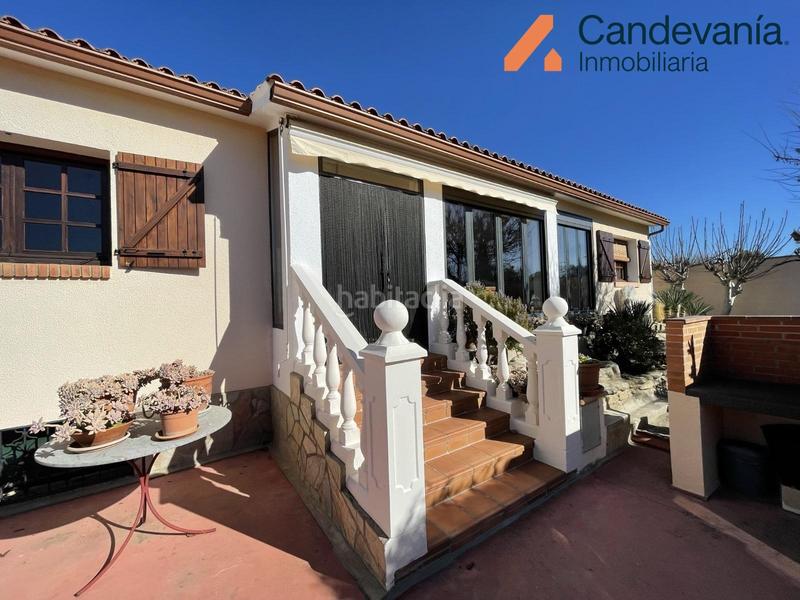 Foto d270a445-fd27-4202-988d-b55ca35e692f. Chalet con riscaldamento parcheggio piscina in San Mateo de Gállego