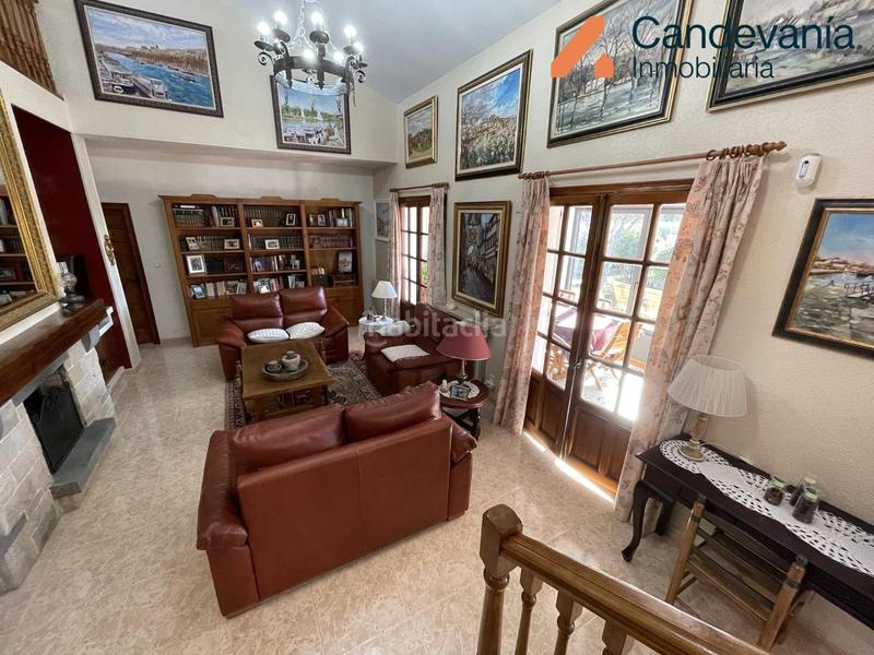 Foto e7b2cf95-0e6f-43e7-a4bf-cfcfecd600fb. Chalet con riscaldamento parcheggio piscina in San Mateo de Gállego