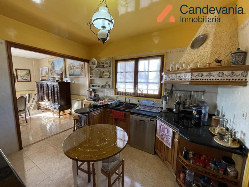 Foto eee42c74-88d6-480b-a729-ef2f089a77ca. Chalet con riscaldamento parcheggio piscina in San Mateo de Gállego