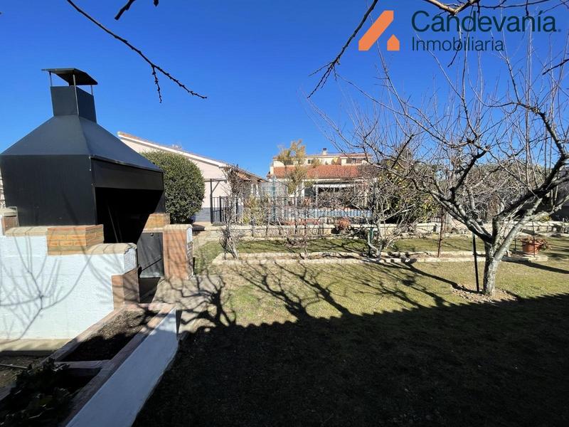 Foto 93a65f98-4091-4483-ba08-0b9414265ff8. Xalet amb calefacció aparcament piscina a San Mateo de Gállego