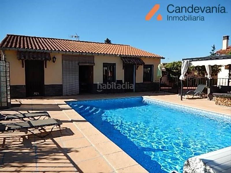 Foto 9f05998a-1807-46a1-9852-23a571d9099e. Xalet amb calefacció aparcament piscina a San Mateo de Gállego