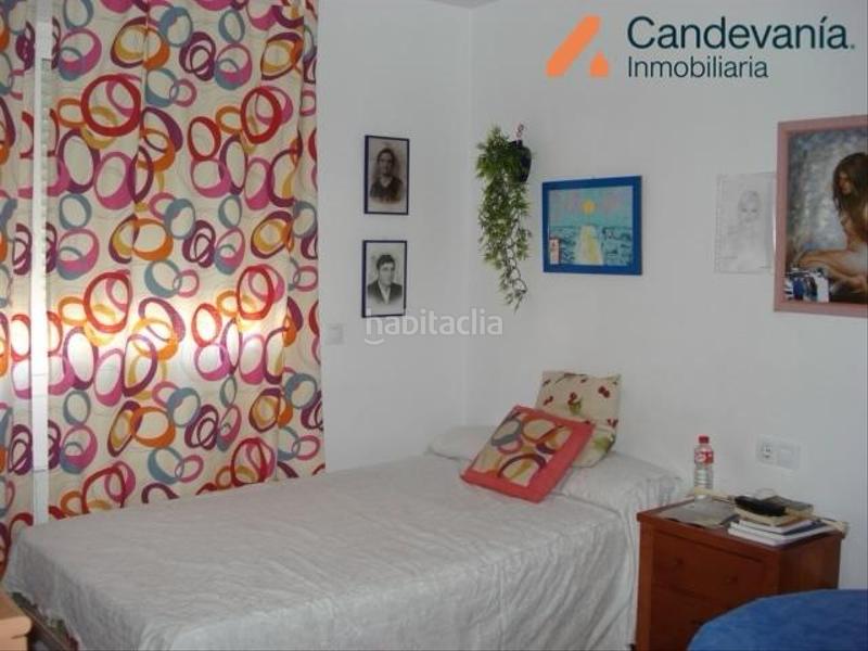 Foto 464cdc9d-d3c0-441c-9fd2-a8f2c23da868. Casa adossada a Zuera