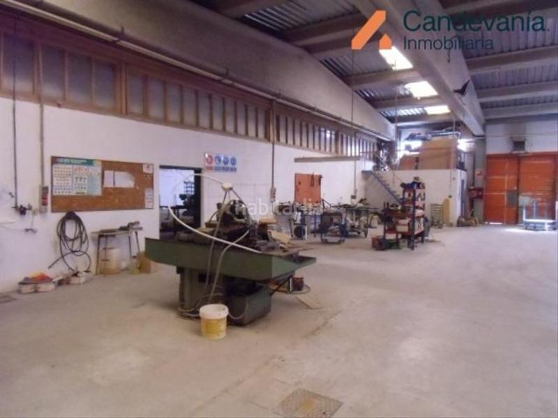 Foto a68307d6-d36b-479d-b4d4-cdc1d7c979e2. Nave industrial gran recinto cerrado con varias naves industriales , situadas en calle principal del polígono el campillo de 9.932 m² de p en Zuera