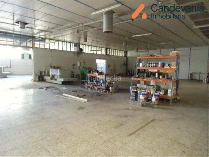 Foto f080f18f-1157-4b9a-9daf-0504cf10804f. Nave industrial gran recinto cerrado con varias naves industriales , situadas en calle principal del polígono el campillo de 9.932 m² de p en Zuera