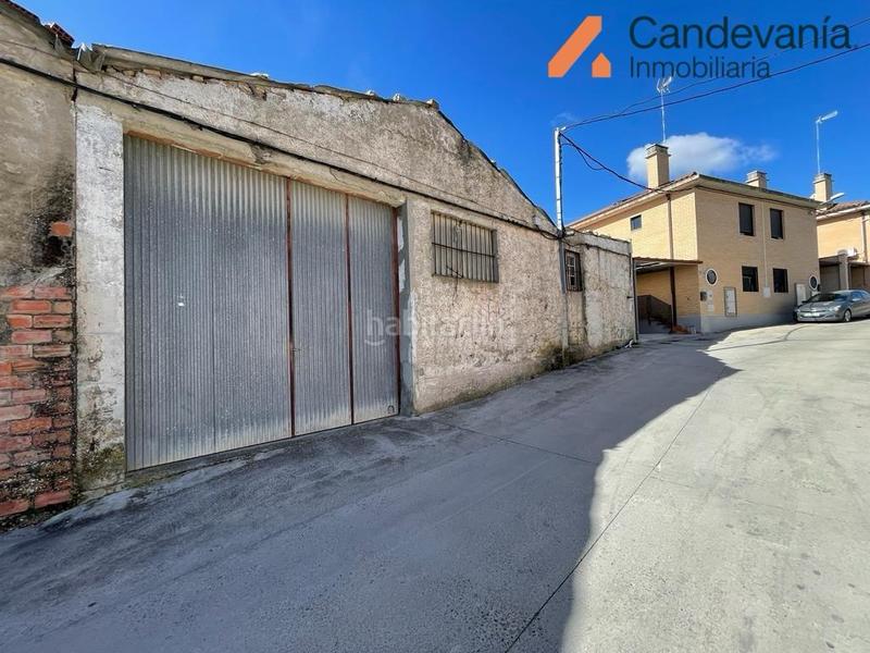 Foto b26589b9-3a1d-486e-892b-9af4c82eea48. Nave industrial en Zuera