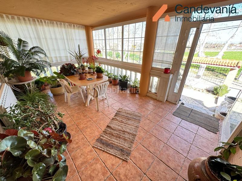 Foto fdf49992-593a-451f-8af9-99e960a0a030. Chalet con camino in Gurrea de Gállego