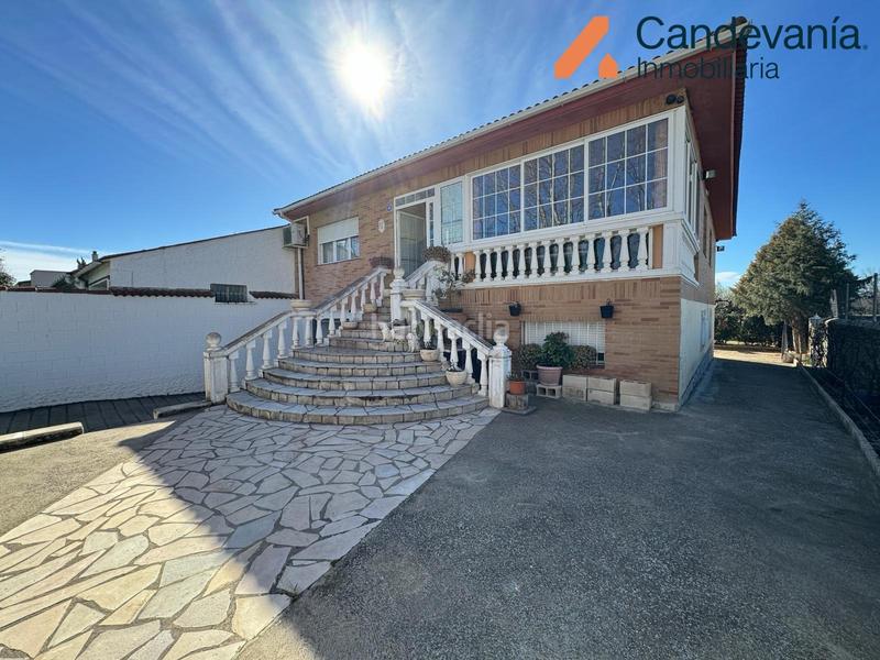 Foto ffbd6204-e64a-48c2-8a70-7094e953c94c. Chalet con camino in Gurrea de Gállego