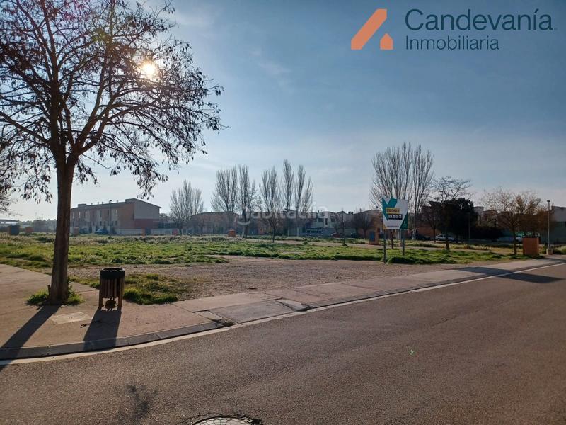 Foto dd7dde18-7e04-4e9f-a518-29b0aa8223b7. Terreny residencial a Almudévar