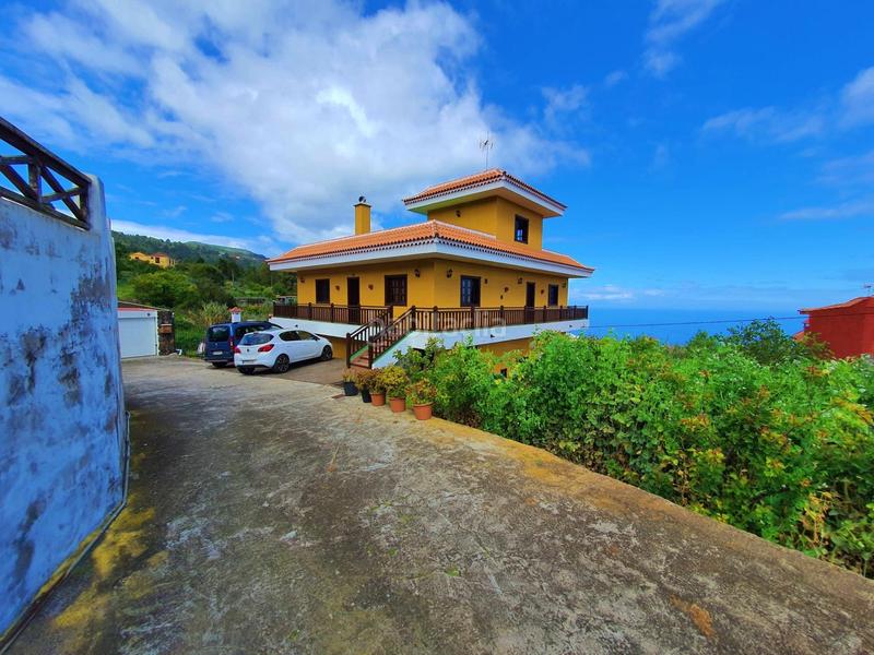Foto 42baa9b0-c2ff-4d0f-a813-fb732a22b3e1. Mas avec parking dans La Vega - El Amparo - Cueva del Viento Icod de los Vinos