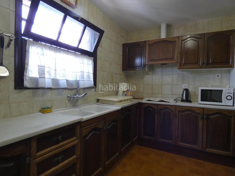 Foto a9039afd-3c73-42a9-8134-e5c5e52dd9a9. Chalet 3 casas independientes con vistas al mar, en parcela de 1.200 m2, para vivir o alquilar, 9h en Calonge