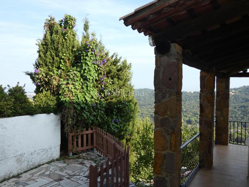 Foto e260dddb-fcd2-4b87-82bc-a53d9688647c. Chalet 3 casas independientes con vistas al mar, en parcela de 1.200 m2, para vivir o alquilar, 9h en Calonge