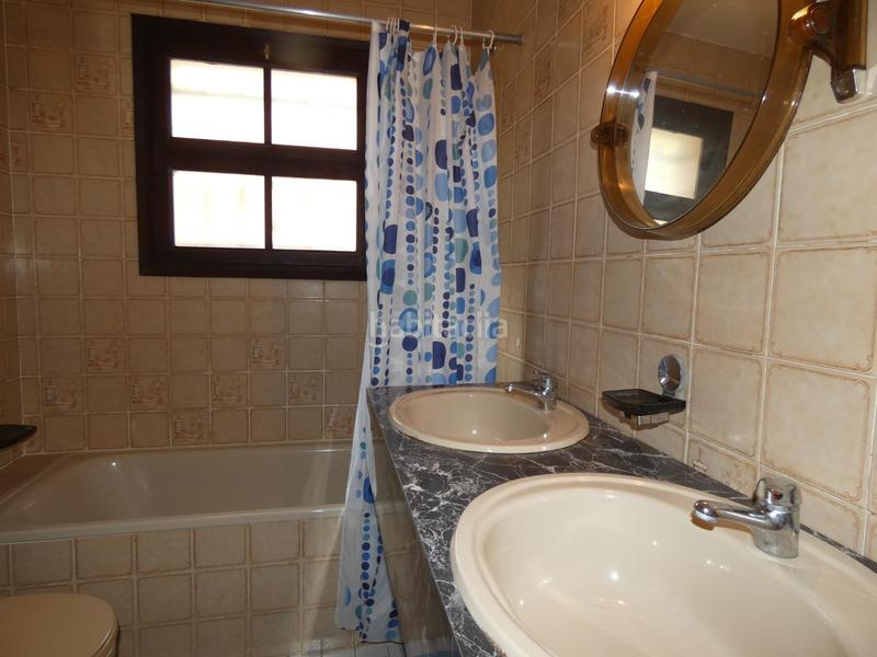 Foto f526c9ea-2d04-4ccf-9469-1fbc432efb5e. Chalet 3 casas independientes con vistas al mar, en parcela de 1.200 m2, para vivir o alquilar, 9h en Calonge