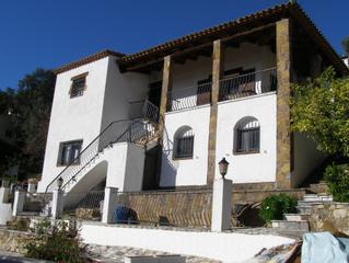 Xalet a Poble. Calonge 3 casas independientes con vistas al mar, en parcela de