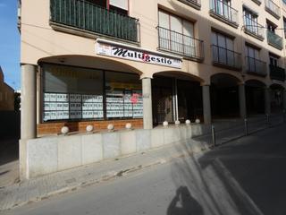 Business premise in Poble. Calonge se vende local comercial de 100m2aprox.y 8 metros lineal
