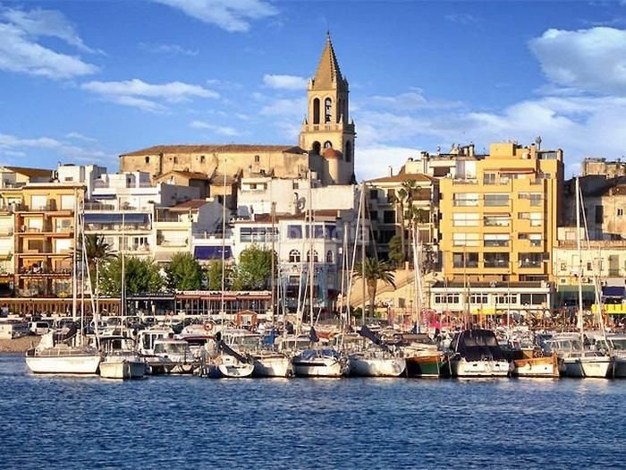 Foto f49cacbd-f276-4c16-9789-5764ae0e978d. Local comercial a Centre Palamós