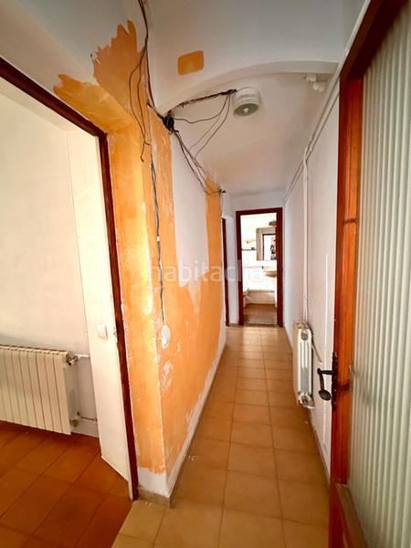 Foto c4c0e108-f664-4dc9-9c2f-31c86e34a047. Masía casa de piedra para restaurar con garaje y patio en pleno centro del pueblo en Calonge