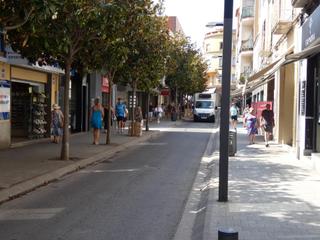 Geschäftsraum in Centre. Palamós local a 1 linia comercial, con acceso por 2 calles, aseo