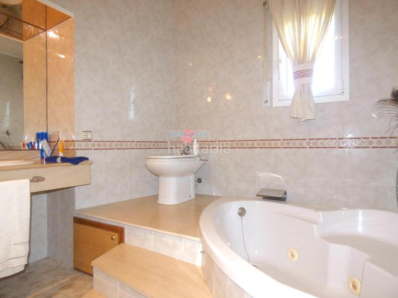 Foto 4adfe0ad-e720-4aec-ac30-fb6305e610c0. Casa adosada preciosa casa adosada en mas barceló con garaje y en perfecto estado. en Calonge