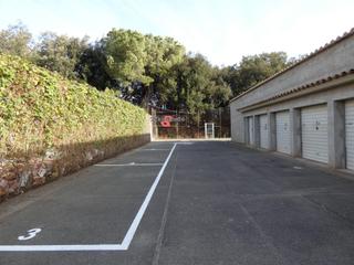 Lloguer Aparcament cotxe  Carrer besalú. Calonge sa alquilan  parkings, para remolques, autocaravanas y f