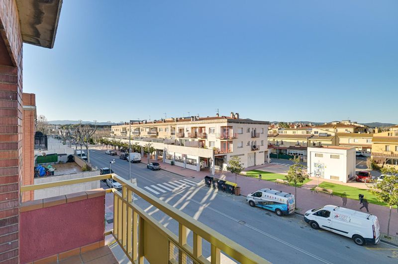 Foto f9ed1fdd-044b-4980-9671-b2afc60682e7. Àtic amb aparcament a Avinguda Catalunya Palamós