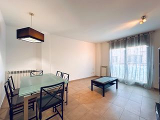 Appartement à Poble. Calonge piso céntrico con 3 habitaciones y plaza de parquing