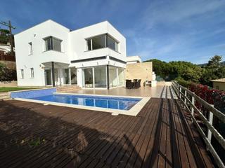 Maison à Cabanyes-Mas Ambrós-Mas Pallí. Calonge chalet en mas ambrós con garaje, jardín y piscina privad